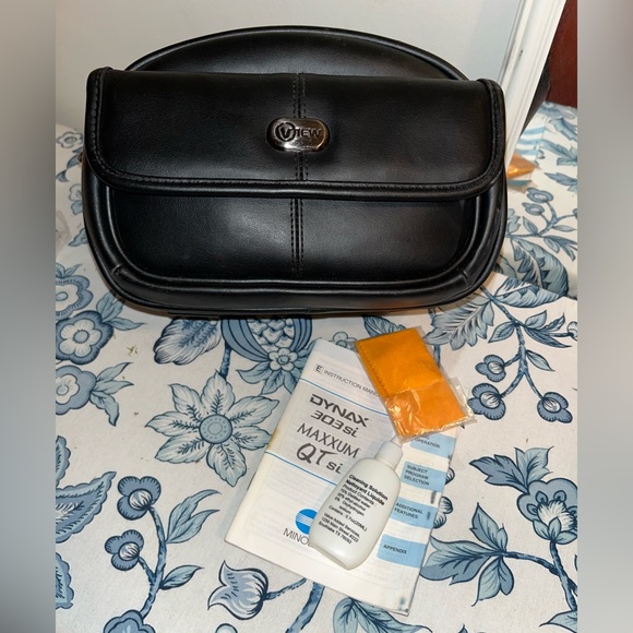 Minolta Vintage Camera - Picture 3 of 4